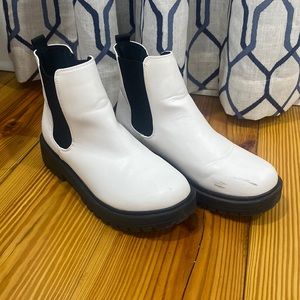 Women’s White Boots Size 11